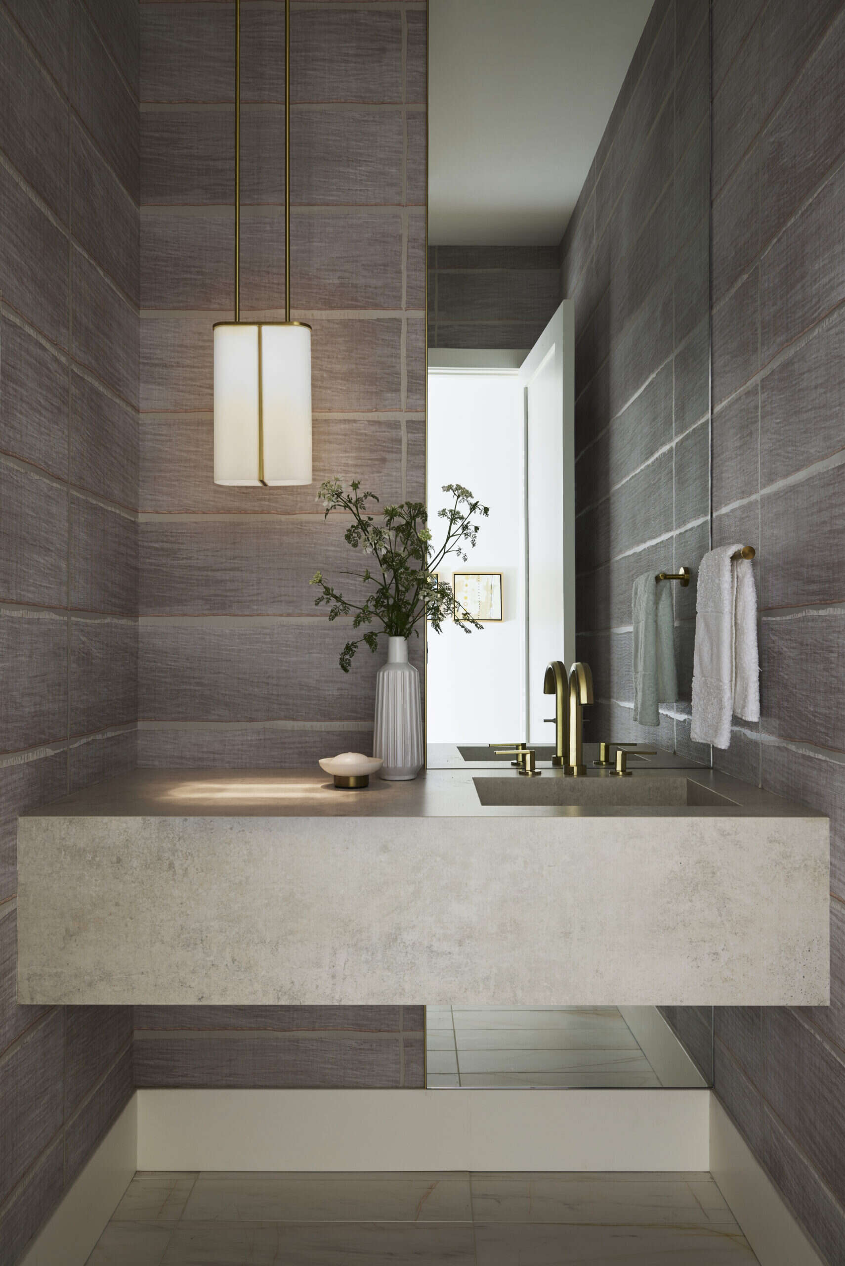 Tour a Lincoln Park Sanctuary - Amy Kartheiser Design